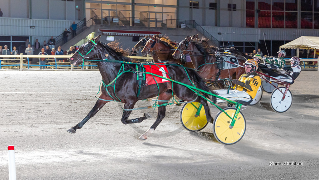 Fourever Boy: Juravinski Cup winner action photo